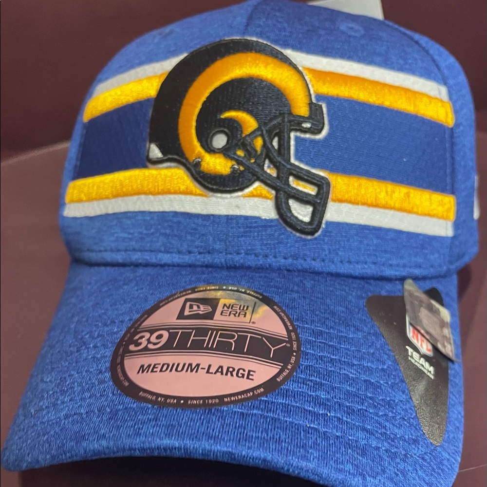 New Era 39Thirty Los Angeles LA Rams Flexfit Hat Blue Gold Size M/L 12050104